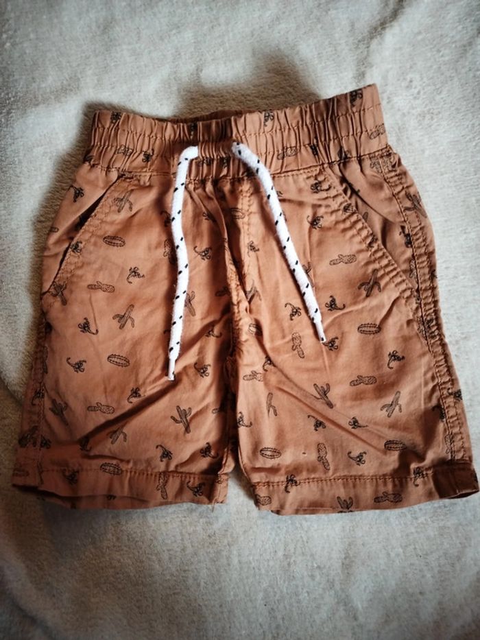 Short marron taille 2 ans