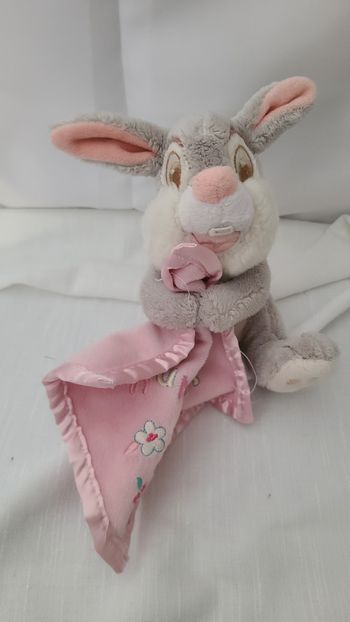 doudou panpan thumper gris rose mouchoir fleur