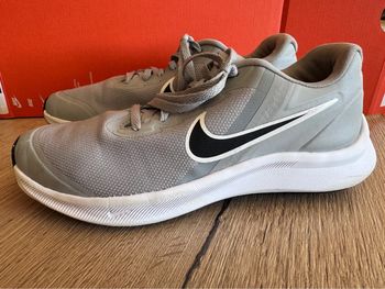 Baskets Nike star runner 3 pointure 38 très bon état