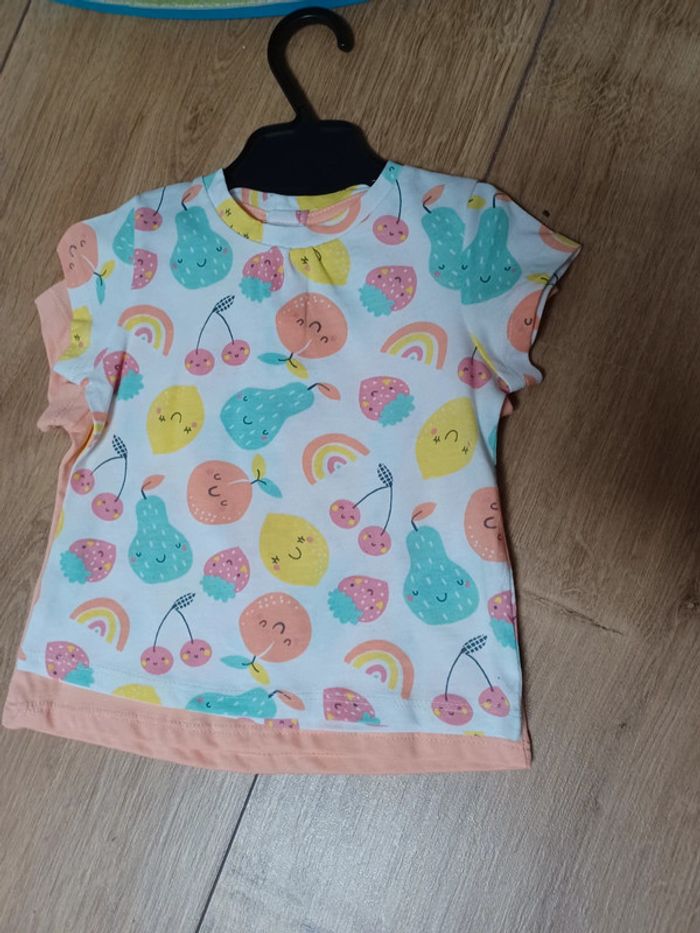 Lot 2 t-shirts 6mois neuf - photo numéro 2