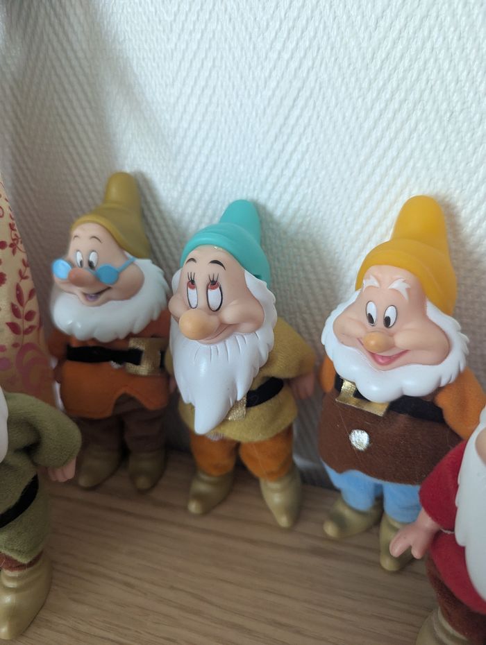 Lot de poupées Disney blanche neige, la méchante reine et les 7 nains - photo numéro 5