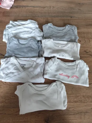 Lot de 7 bodies manches courtes + longues