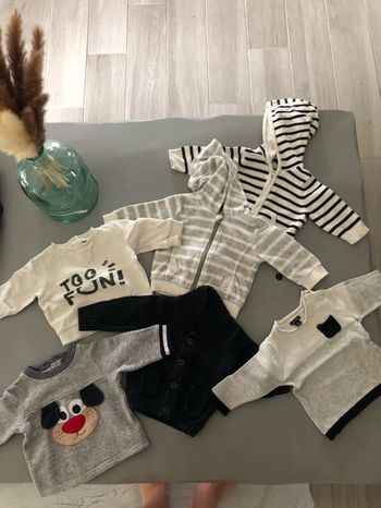 Pulls kiabi et sans marque bon état 3 mois