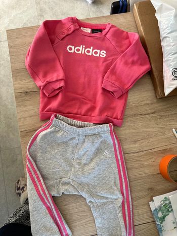 Jogging adidas fille taille 12/18 mois