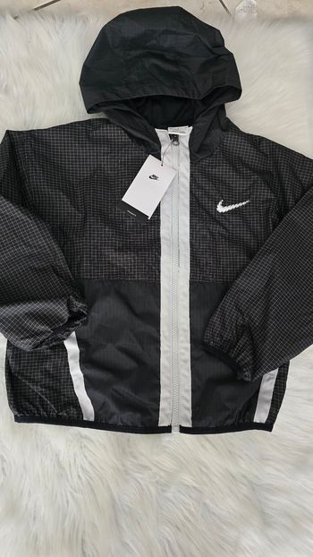 NEUF (non porté) 🥰😍🤩 superbe coupe vent nike mixte taille 10 ans 🤩😍🥰