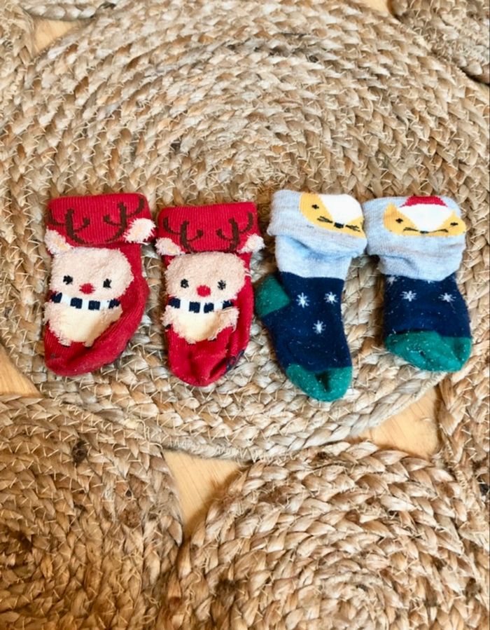 💜 Lot de chaussettes de Noël H&m taille 3/6 mois 💜