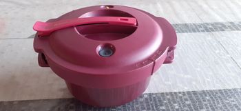 Cocotte minute "Tupperware" micro ondes.