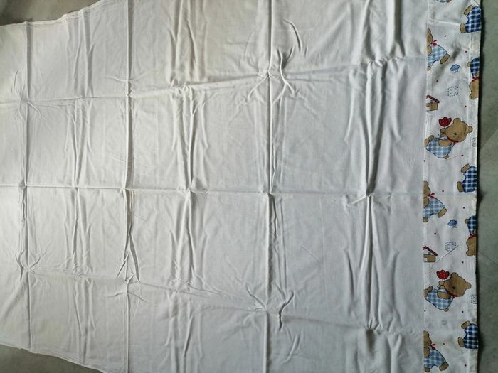 Drap plat blanc et imprimé nounours pour lit barreau