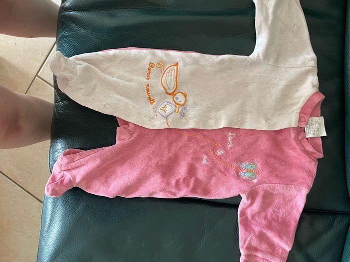 Pyjama 1 mois - photo numéro 2