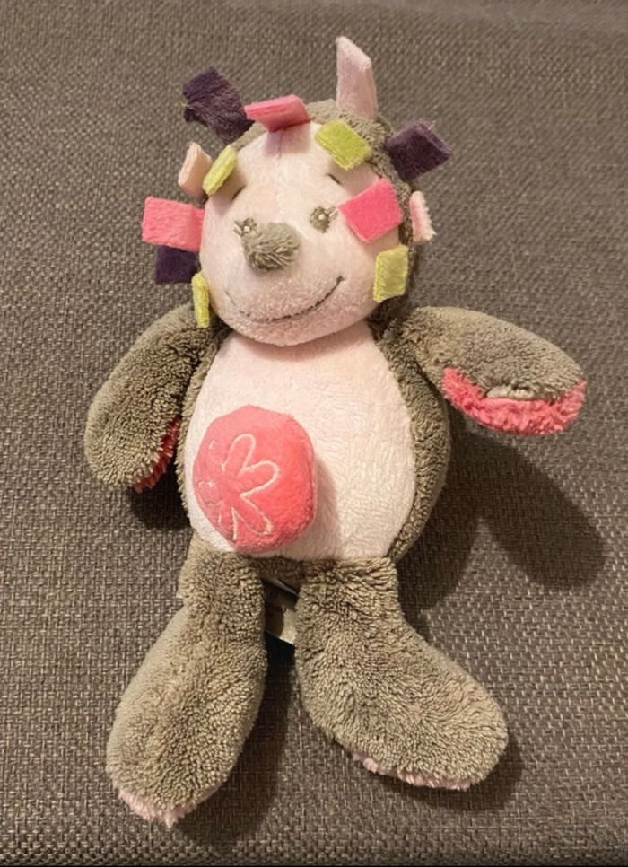 Peluche musicale hérisson