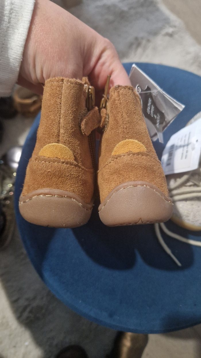 Lot de chaussures bébé neuve - photo numéro 6
