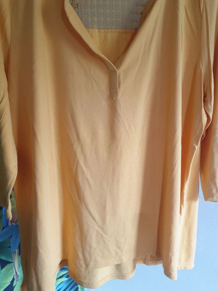 Blouse jaune dos brodé - photo numéro 3