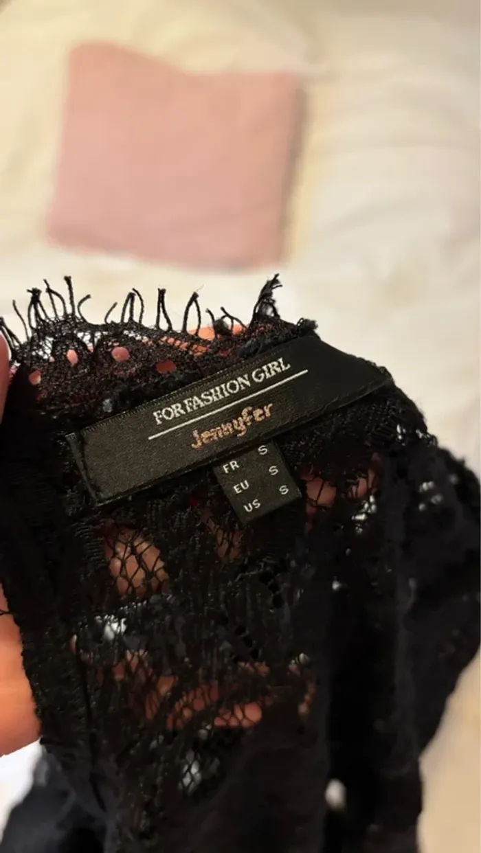 Haut court dentelle noir - photo numéro 4