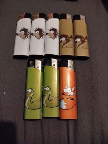 Lot de 8 briquet
