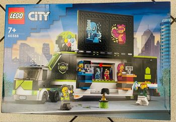 Lego City 60388 Le Camion de Tournois de Jeux Vidéo