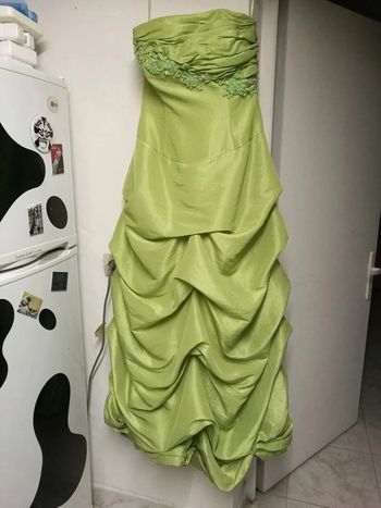 Robe de cocktail verte taille 40 tres bon état
