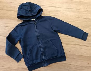Gilet zippée a capuche 