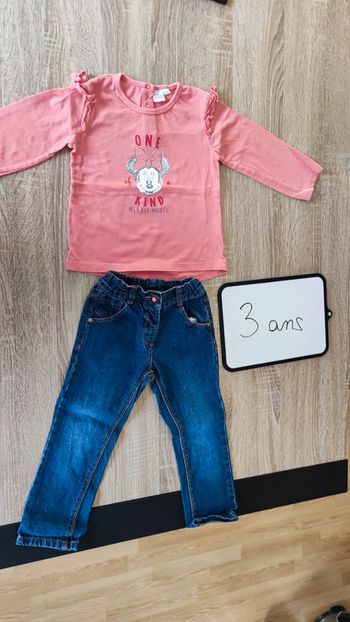 T-shirt et pantalon taille 3 ans