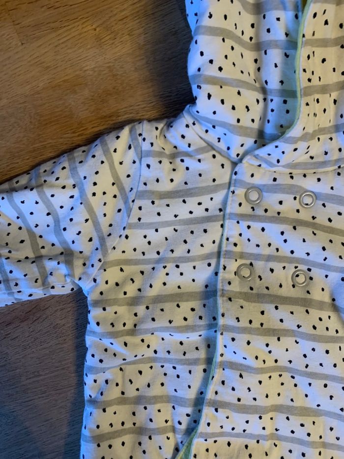 Lot de gilets bébé 6m - photo numéro 3