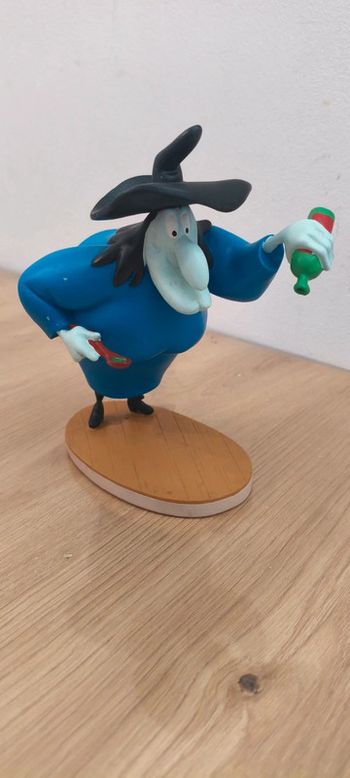 Figurine Hazel la sorcière Warner Bros