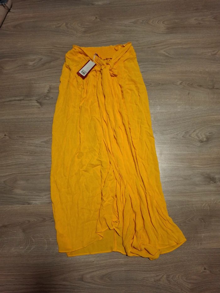 Magnifique jupe longue jaune moutarde avec nœud devant neuf taille m esprit