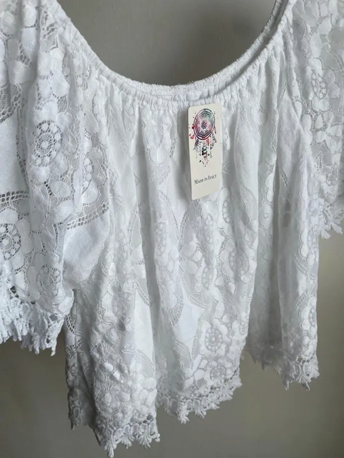 Haut dentelle blanche doublé