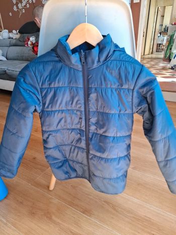 Doudoune légère à capuche