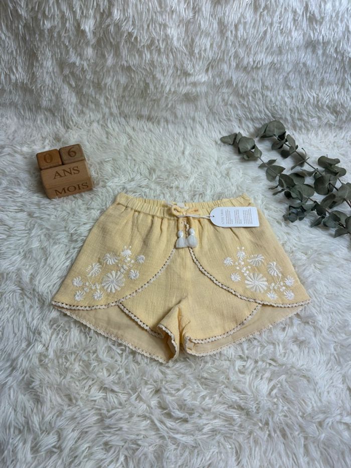 Short jaune Louise Misha taille 6 ans