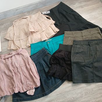 Ensemble jupes + 1 short noir