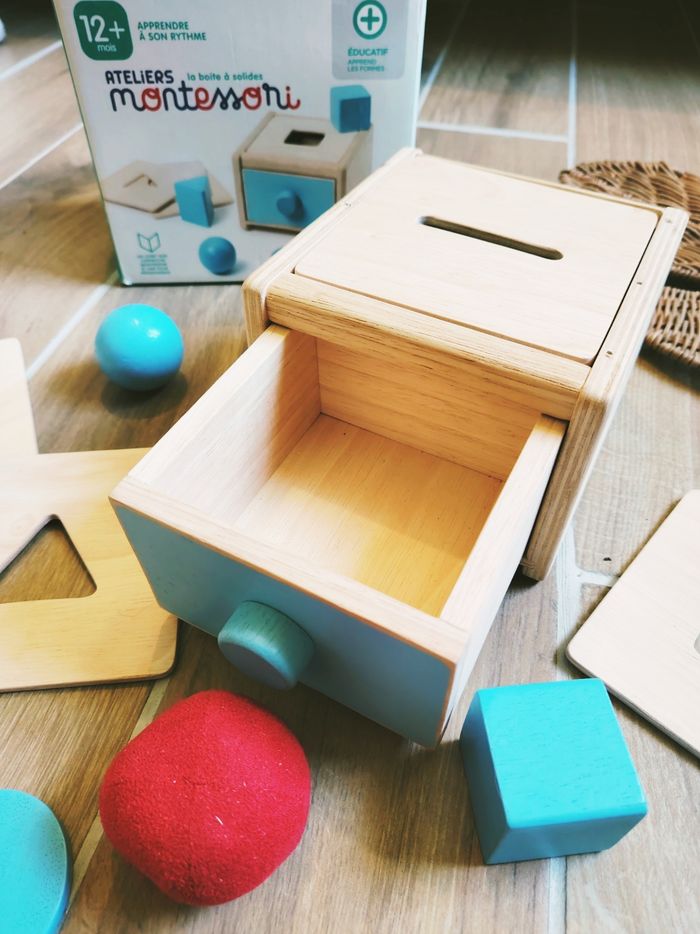 🔴Boîte notion de permanence 4 en 1 avec formes à encastrer en bois et tissu marque Oxybul - photo numéro 4