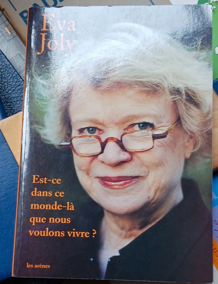 Livre " est ce que ce monde la que nous voulons vivre ? - photo numéro 2