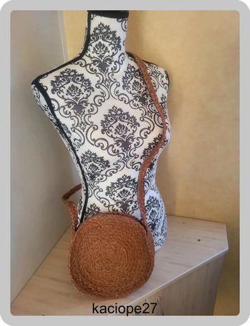 Sac rond en fibres naturelles tressées – Etam