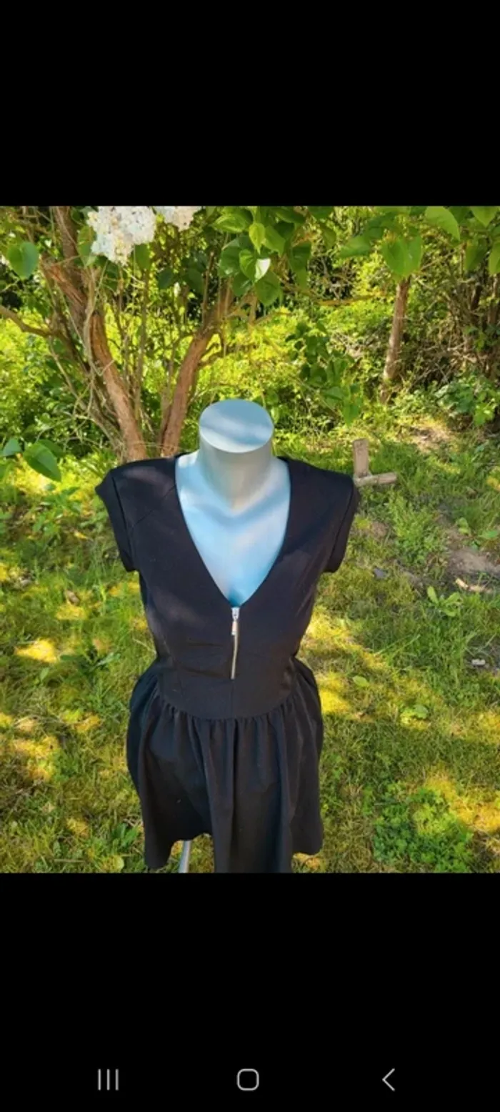 Petite robe noire volante 38 - photo numéro 2