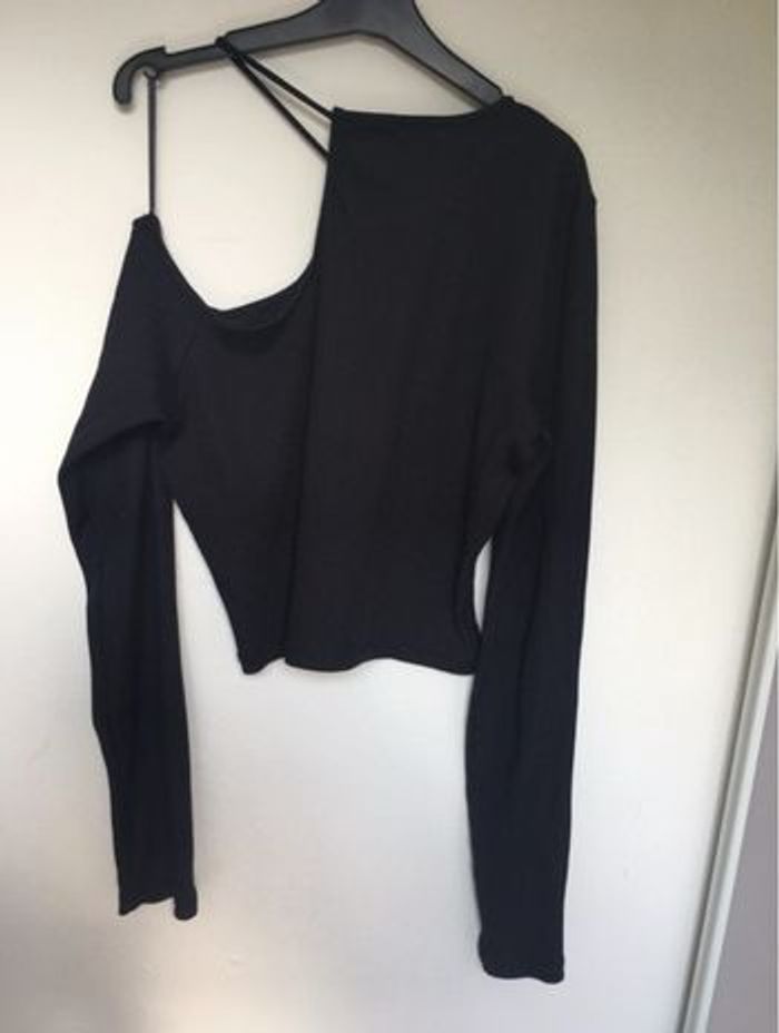 sweat ouvert sur l’épaule - photo numéro 2