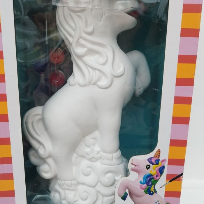 Licorne géante a peindre - photo numéro 5
