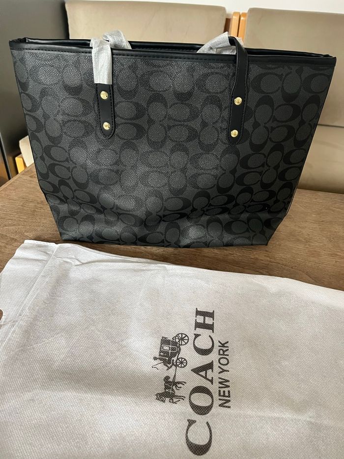 Sac Coach New York Noir – Modèle Tote / Fourre-tout – Neuf - photo numéro 2