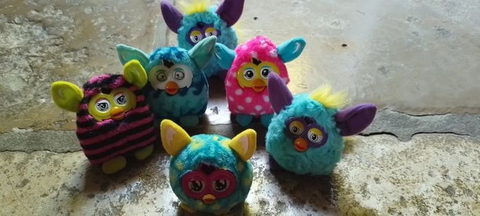 Lot de peluches Furby - photo numéro 5