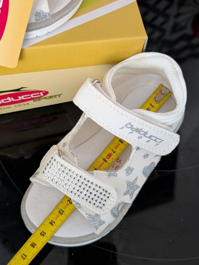 Sandales fille. Taille 23. Neuf. Semelle intérieure en cuir. Balducci - photo numéro 9