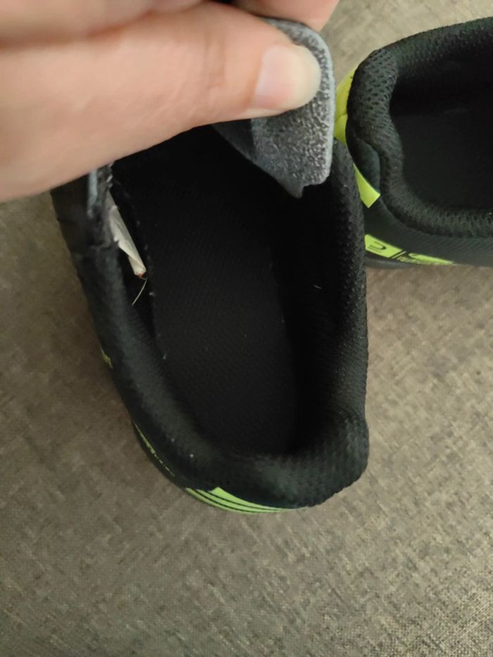 Chaussures foot taille 30 - photo numéro 4