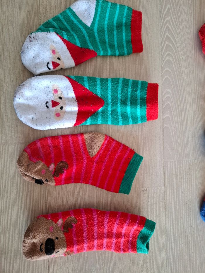 Lot chaussettes Noël T. 27/30 - photo numéro 3