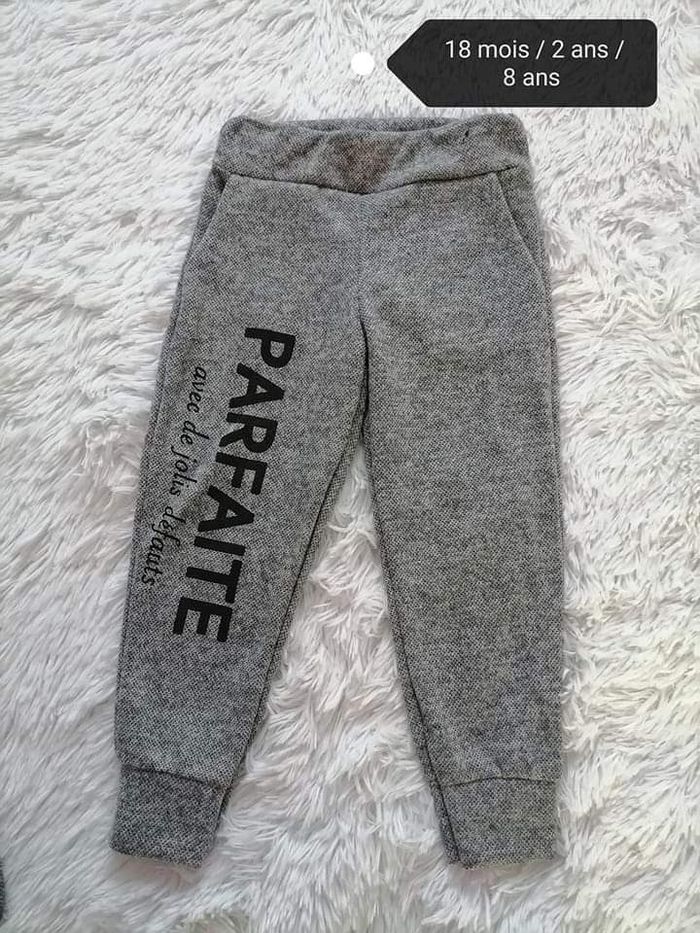 Pantalon fin parfaite 2 ans