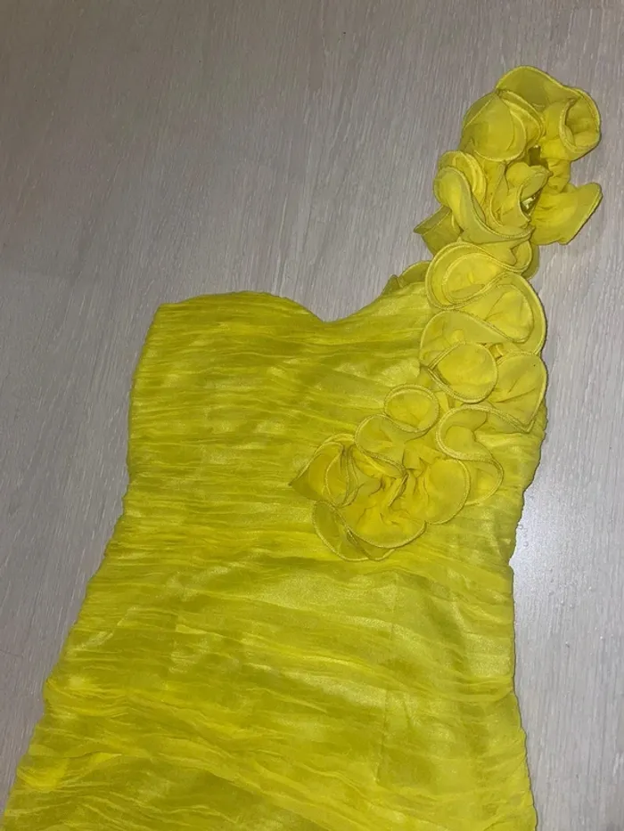 Robe jaune