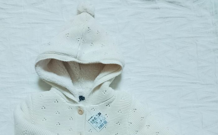 Kiabi gros gilet veste fourrée maille capuche 18 mois - photo numéro 2