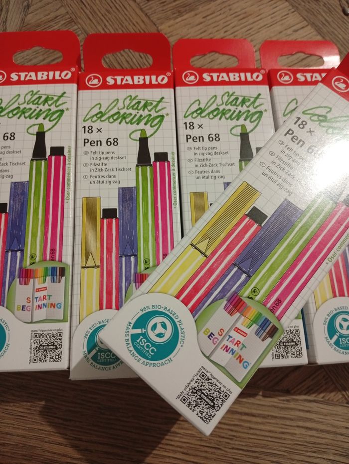 Lot de 5 boîtes de stylos coloring stabilo à 50€ avec le code
PINGOUIN30
Le lot passe à 35€ - photo numéro 2
