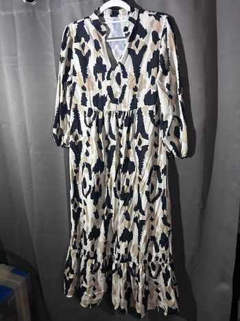 Robe longue, manches mi longues, couleurs blanc/noir, taille S
