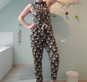Jumpsuit  motifs à fleurs taille 40