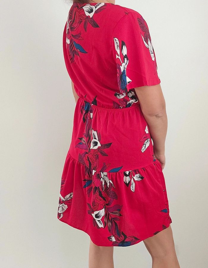 Robe rouge fleurie - photo numéro 3