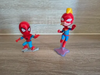 Lot de 2 figurines Marvel par Kinder