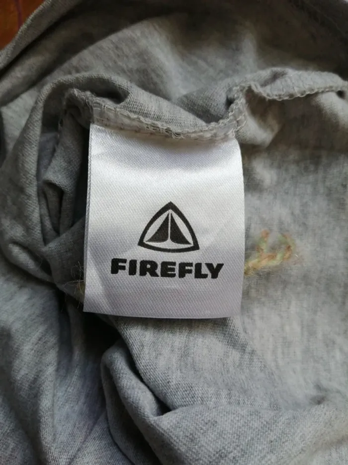 Tee shirt gris imprimé portrait femme avec fond abstrait / firefly / (S) - photo numéro 6