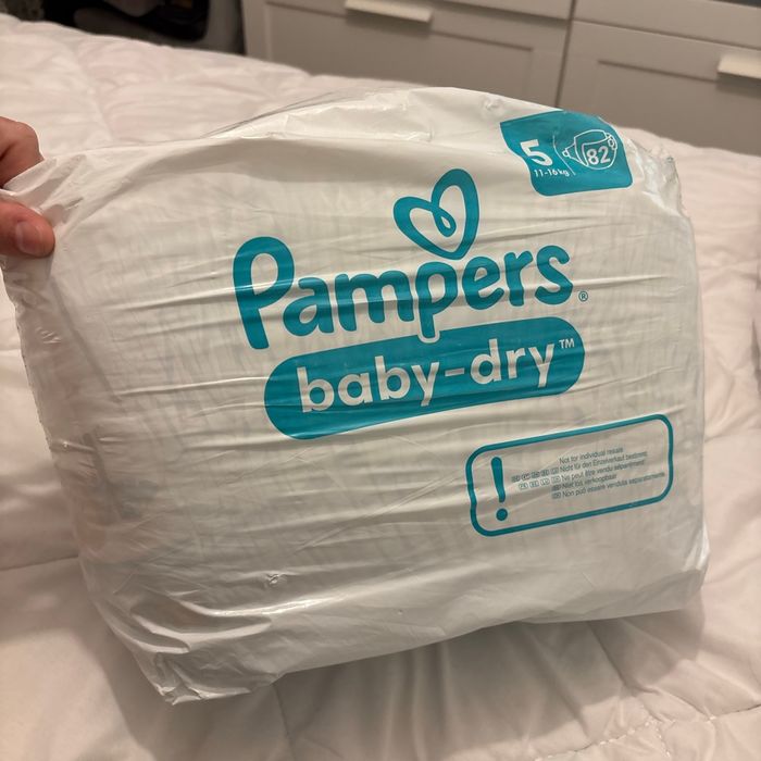 Paquet Mega couche Pampers taille 5 - photo numéro 2